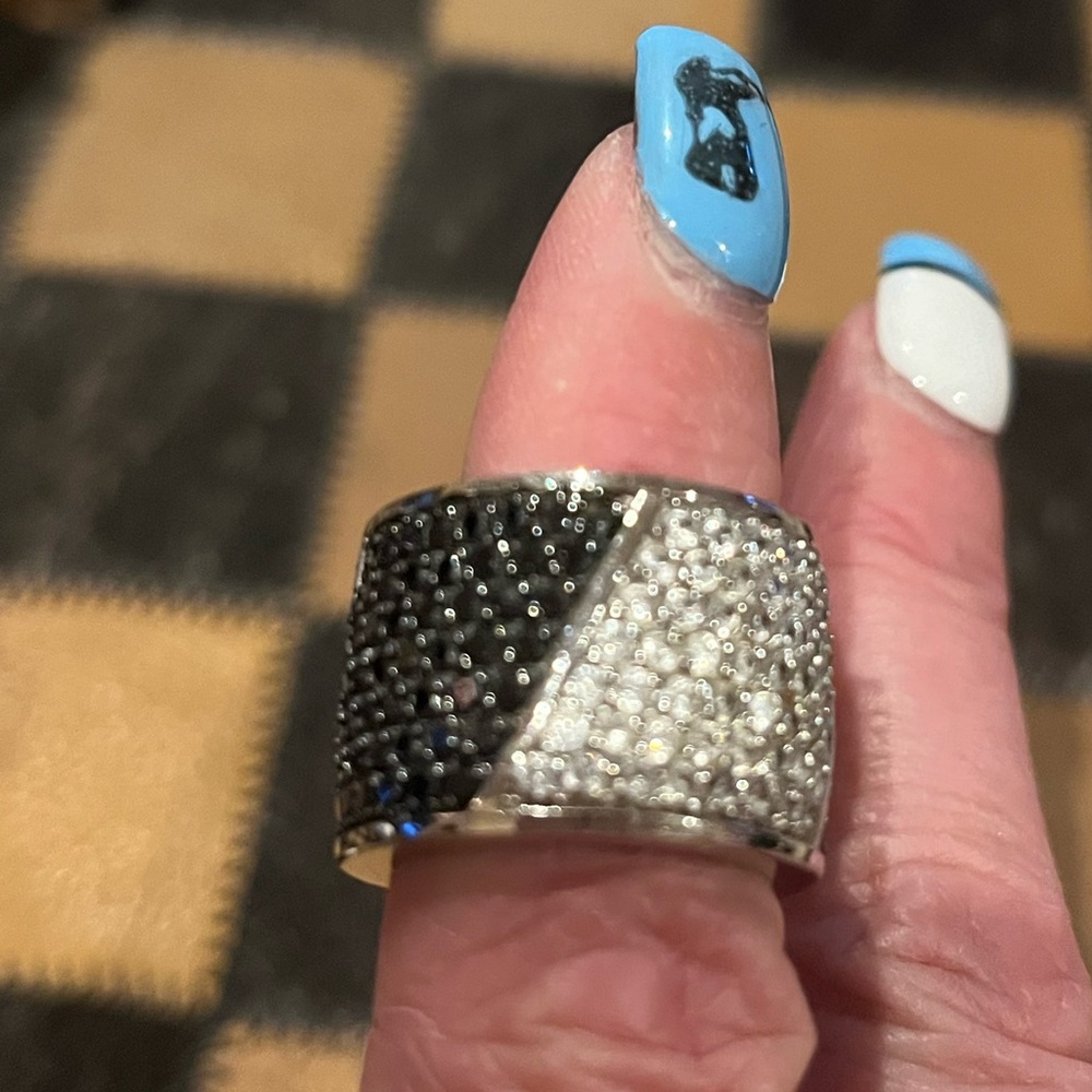 Fashion ring